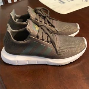 adidas swift run night cargo green & white shoes